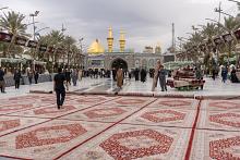 في ليلة الجمعة.. قسم بين الحرمين يفرش أكثر من 1500 سجادة في الساحة الوسطية والشوارع المحيطة بها
