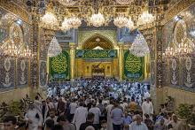 جموع الزائرين تحيي ليلة الجمعة عند مرقد أبي الفضل العباس (عليه السلام)