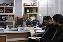 قسما العلاقات العامة والآليات يناقشان خطة نقل المشاركين في حفل تخرج طلبة الجامعات