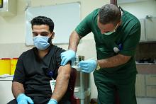 مستشفى الكفيل يوفر لقاح التهاب الكبد الفيروسي لمنتسبيه بالتعاون مع دائرة صحة كربلاء