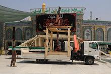 لضمان انسيابية حركة زائري الأربعين.. العتبة العباسية تباشر بنصب المجسّر الحديدي المؤقت