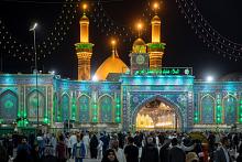 بالصور.. جموع المؤمنين تُحيي ليلة الجمعة عند مرقد أبي الفضل العبّاس (عليه السلام)