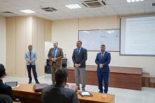 جامعة العميد تؤكد التزامها بدراسة مقترحات الطلبة وتطوير الخدمات الجامعية