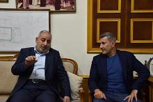 وفد العتبة العباسية يلتقي متوليي العتبتين الزينبية والسيدة رقية (عليهما السلام) لبحث سبل التعاون