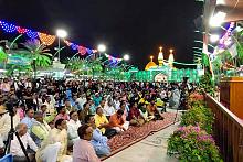 العتبةُ العبّاسيةُ المقدّسة تشاركُ المحبّين والموالين الهنود أفراحهم بذكرى الولادات الشعبانيّة في ساحة ما بين الحرمين الشريفين