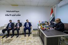 قسم العلاقات العامة يناقش مع منتدى شباب الإسكان إقامة مهرجان تكريم طالبات المدارس المرتديات العباءة في القادسية