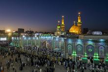 وسط أجواء عباديّة.. المؤمنون يحيون ليلة الجمعة عند مرقد أبي الفضل العباس (عليه السلام)