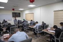 قسم التطوير يُجري الاختبارات النهائية لطلبة أكاديمية التطوير الإداري
