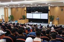جامعة الكفيل تنظم حفلًا لتكريم طلبتها الأوائل من كلية طب الأسنان