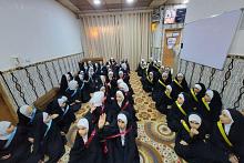 معهد القرآن الكريم النسوي ينظم مسابقة قرآنية ومعرضًا فنيًا لطالبات الدورات الصيفية