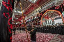 خَدَمَة العتبتين المقدّستين يُحيون يوم السابع عشر من شهر المحرّم