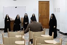 اختتام التدريبات النهائية للعرض المسرحي الخاصة بحفل الورود الفاطمية
