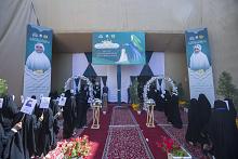 بدء توافد الطالبات للمشاركة في فعاليات اليوم الثاني لحفل التكليف الشرعي ضمن مشروع الورود الفاطمية