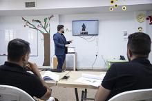 قسم التربية والتعليم يواصل تقديم الدورة التدريبية لملاكاته الإعلامية