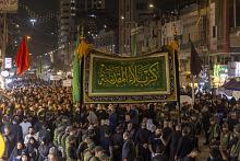 موكب أهالي كربلاء يحيي ذكرى شهادة الإمام الجواد (عليه السلام) في مدينة الكاظمية
