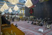 صحن مرقد أبي الفضل العباس (عليه السلام) يشهد إقامة مجلس عزاء بذكرى وفاة السيدة زينب (عليها السلام)
