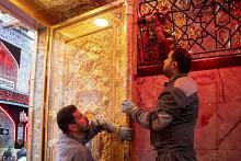 قسم صناعة الشبابيك يشرع بإدامة أبواب حرم مرقد أبي الفضل العباس (عليه السلام)