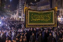 موكب أهالي كربلاء يحيي ذكرى شهادة الإمام الجواد (عليه السلام) في الكاظمية