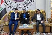 قسم الشؤون الفكرية يهدي إصداراته الحديثة إلى مكاتب المراجع وعدد من المؤسسات في بابل
