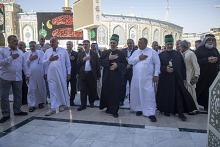 أصحاب المواكب الكربلائية يؤدون مراسم زيارة المرقدين الطاهرين وقبور عدد من خَدَمَة الشعائر الحسينية