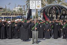 خَدمة العتبتين المقدستين يُحيون ذكرى شهادة الإمام الحسن العسكري (عليه السلام) عَبرَ موكب عزاء موحّد