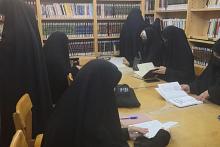 لتهيئة أفكارٍ جديدة.. إذاعة الكفيل النسويّة تنظّم زيارة لمكتبة أمّ البنين (عليها السلام)