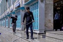 في الأيام الأولى من شهر صفر.. قسم الشؤون الخدمية ينفذ حملة لتنظيف محيط العتبة العباسية المقدسة