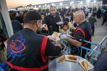 خدمات مستمرّة يقدمها موكب العتبة العباسية لزائري الكاظمية