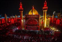 بالصور.. إحياء ليلة القدر الثانية ورفع المصاحف عند مرقد الإمام علي (عليه السلام)