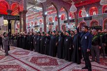 عبر موكب عزاء موحد.. خدمة العتبتين يُحيون ذكرى شهادة الإمام الصادق (عليه السلام)