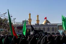 المواكب العزائية تحيي ذكرى وفاة السيدة زينب (عليها السلام) في كربلاء