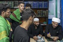 قسم المعارف يقدّم خدماته لزائري الأربعين بالتزامن مع بلوغ ذروة الزيارة الأربعينية