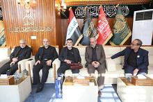 وفد العتبة العباسية المقدسة يسلّم راية عزاء شهادة الإمام الحسن (عليه السلام) للعتبة الكاظمية المقدسة