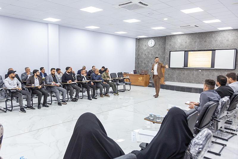 جامعة الكفيل تقيم ورشة عمل عن مهارات التصحيح اللغوي في الكتب الرسمية
