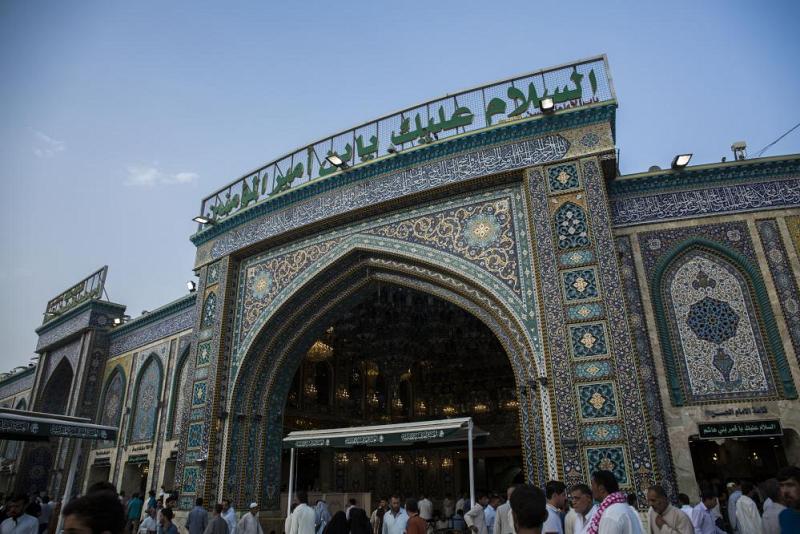 بالصّور: الانتهاء من أعمال الواجهة الأمامية لبوّابة الإمام الحسن(عليه السلام)..