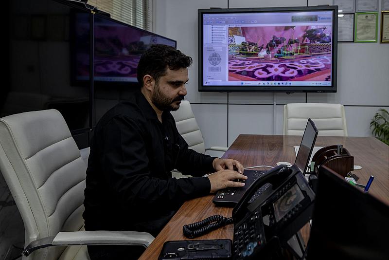 عبر كاميرات تعمل بالذكاء الاصطناعي.. قسم الاتصالات يوضح تفاصيل جديدة حول آلية عدِّ زائري الأربعين