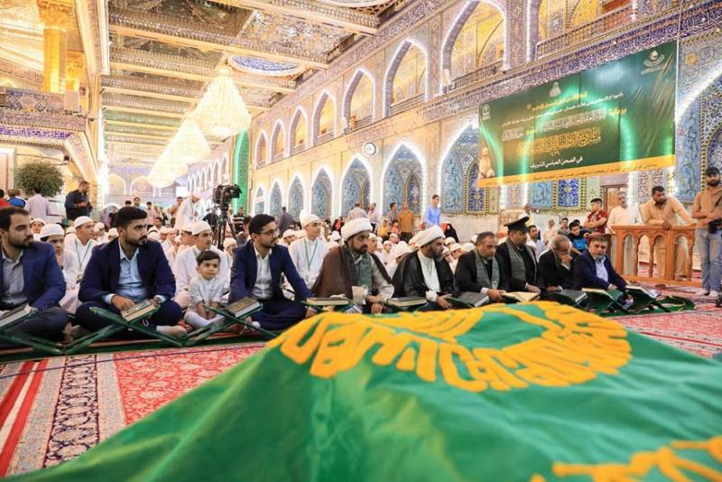 حاملاً راية قبّته المطهّرة: وفدٌ من مرقد الإمام الرّضا (عليه السلام) يُشاطر مشروع عرش التلاوة في محفله الأسبوعي...