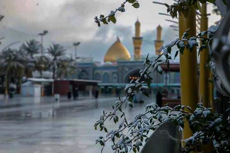 الزائر الأبيض.. الثلوج تتشرف بملامسة قباب النور