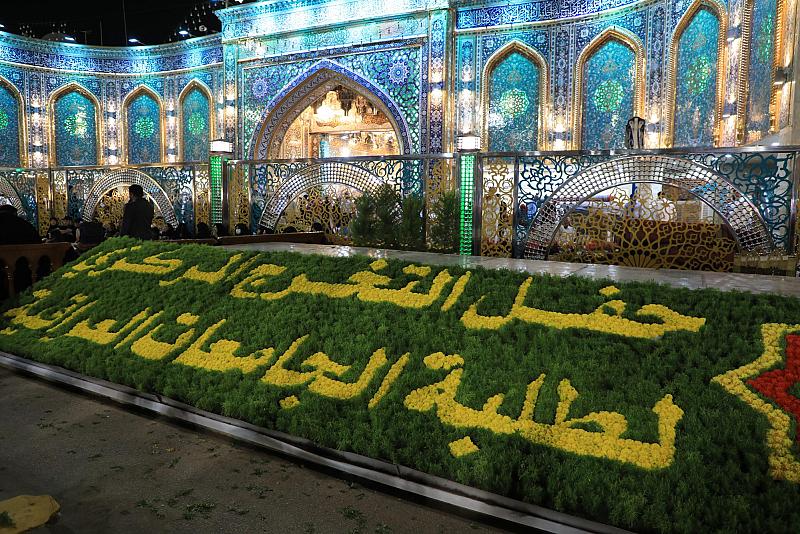 قسم الشؤون الخدمية ينجز أعمال نشر الزهور الخاصة بحفل التخرج المركزي