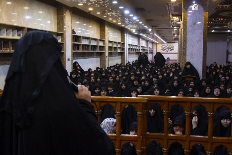 في العتبة العبّاسية المقدّسة: مجلس عزاءٍ نسويّ لاستذكار شهادة الزهراء (عليها السلام)