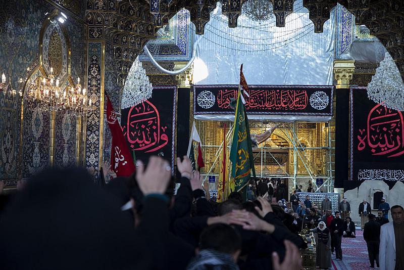 العتبة العباسية تتّشح بالسواد في ذكرى وفاة السيدة زينب (عليها السلام)