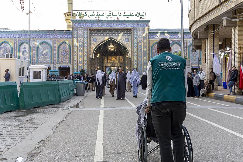 في ليلة الجمعة.. قسم حفظ النظام يقدّم خدماته للزائرين من ذوي الاحتياجات الخاصة