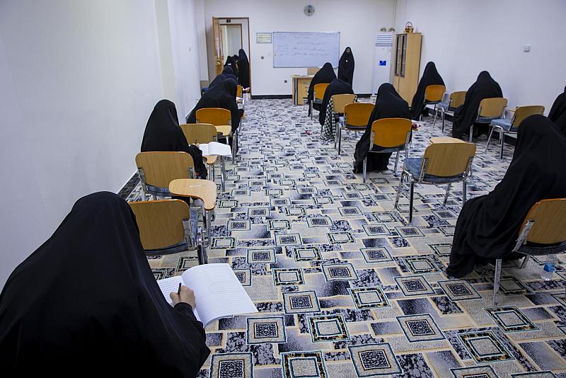 المشاركات في مسابقة سبيل المنتظرين: المسابقة تُعدّ منصة لتعزيز وعي المرأة وترسيخ قيمها الدينية