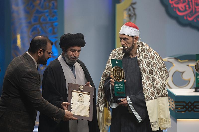 العتبة العباسية المقدسة تكرم لجنة تحكيم جائزة العميد الدولية لتلاوة القرآن الكريم