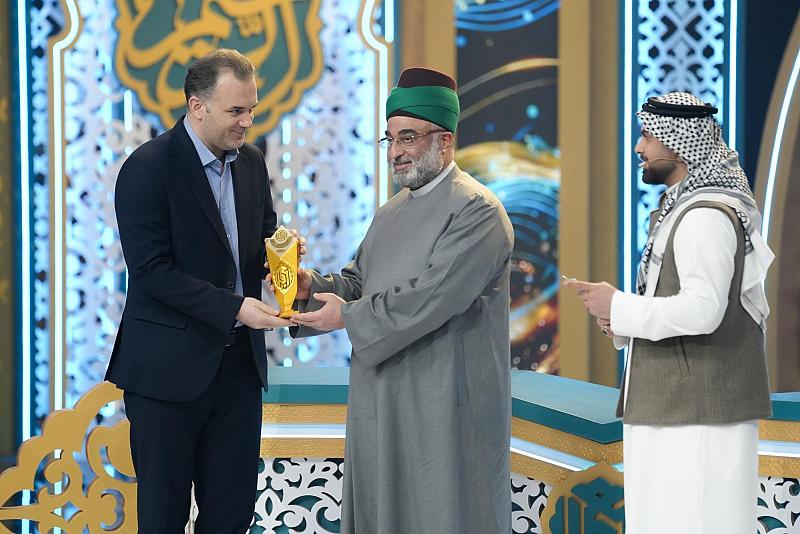 الأمين العام للعتبة العباسية المقدسة يكرم الفائزين بمسابقة جائزة العميد الدولية بنسختها الثالثة