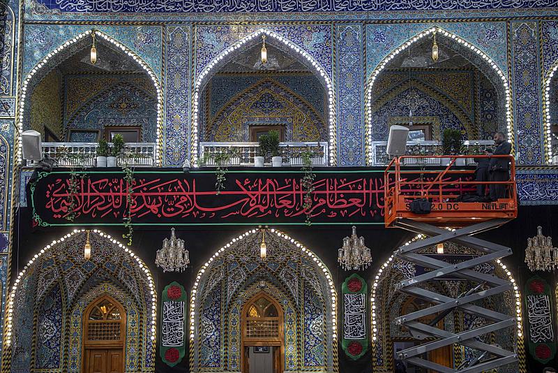 العتبة العباسية تتشح بالسواد لإحياء ذكرى وفاة السيدة أمّ البنين (عليها السلام)
