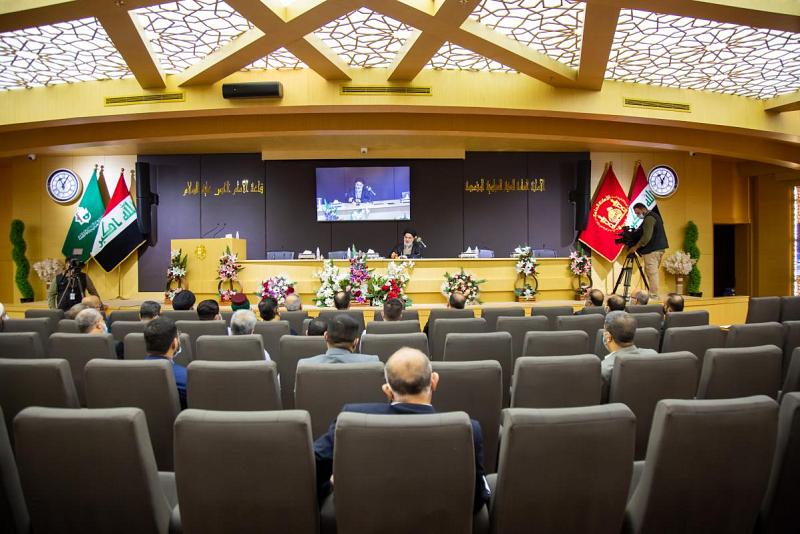 المتولّي الشرعيّ للعتبة العبّاسية المقدّسة يجتمع برؤساء ومعاوني أقسامها