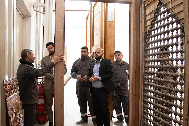 للاطلاع على أعمال ترميم شبابيكها.. قسم صناعة الشبابيك يستقبل وفدًا من العتبة العسكرية المقدسة