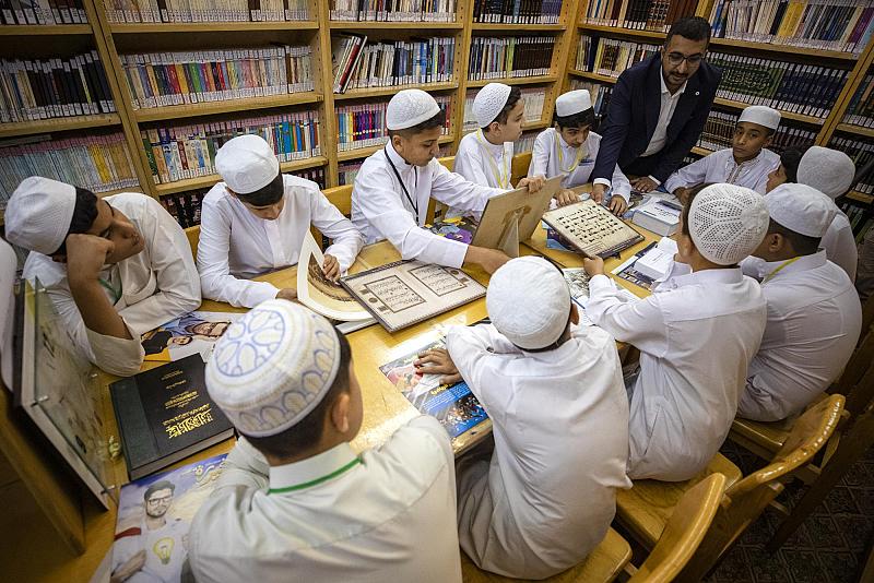 المجمع العلمي ينظم زيارة إلى مكتبة العتبة العباسية لطلبة الدورات الصيفية