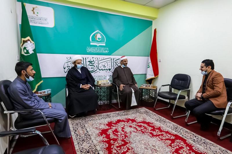 أستاذُ القراءات العشر في جمهوريّة مصر يشيد بمشاريع معهد القرآن الكريم ويصفها بالمتميّزة وتستحقّ الإشادة